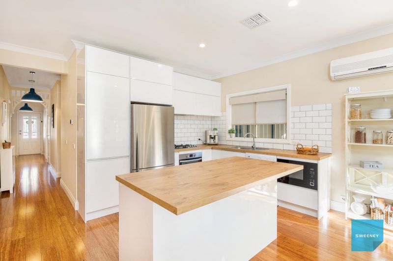 27 Naracoorte Drive, Caroline Springs - Thumbnail 3