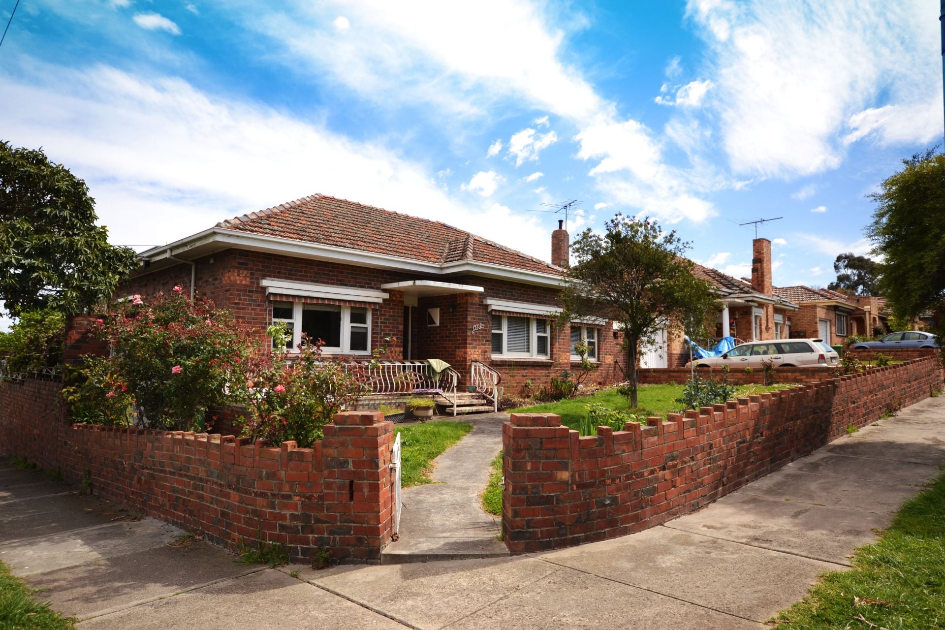 SOUGHT AFTER LOCATION!
