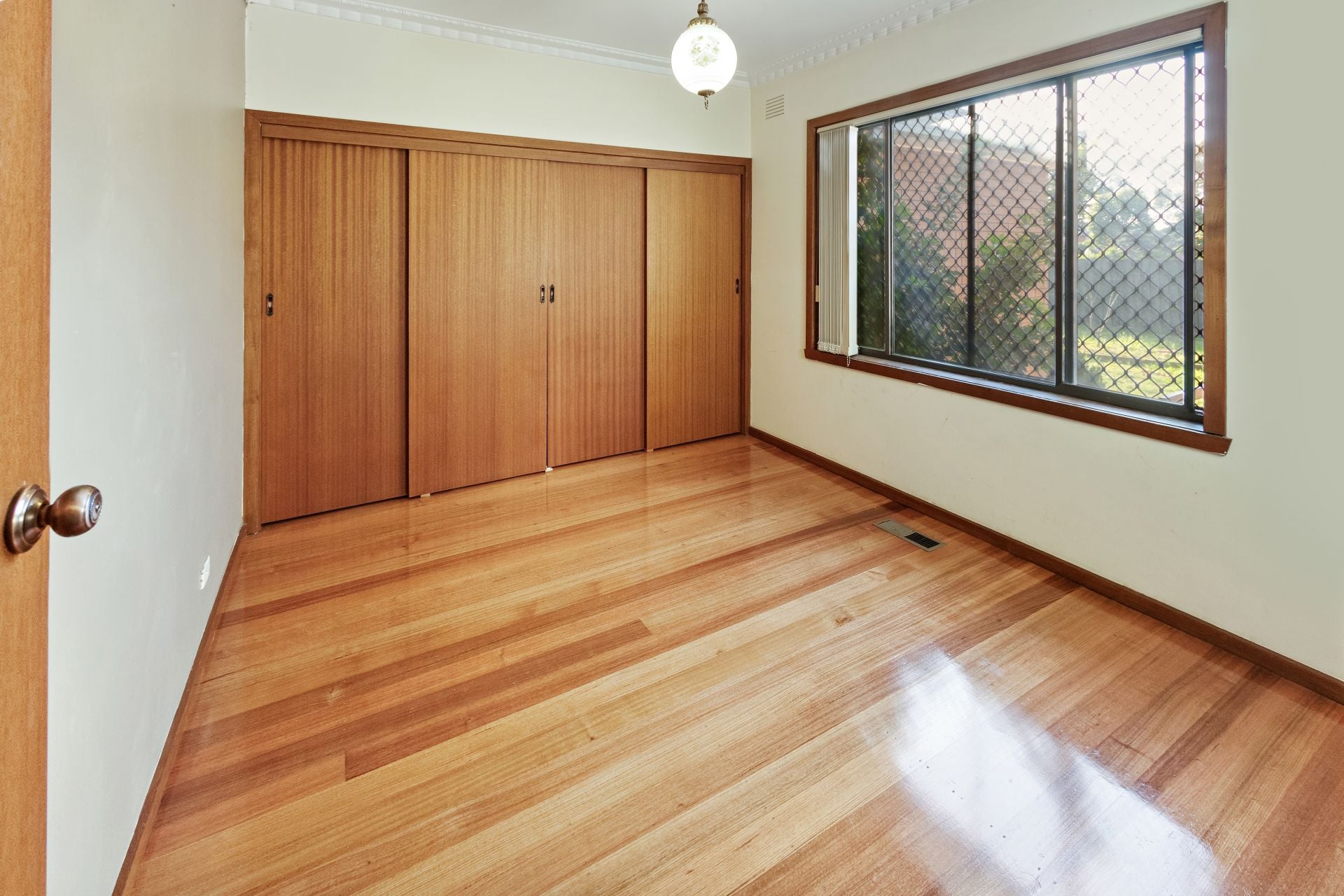 SPACIOUS FAMILY HOME!