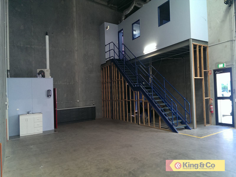 MODERN COOPERS PLAINS COMPLEX