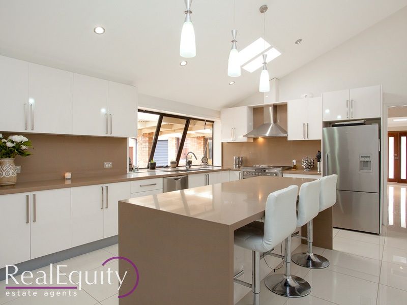 Real Estate For Sale 13 Banbury Crescent Chipping Norton Nsw