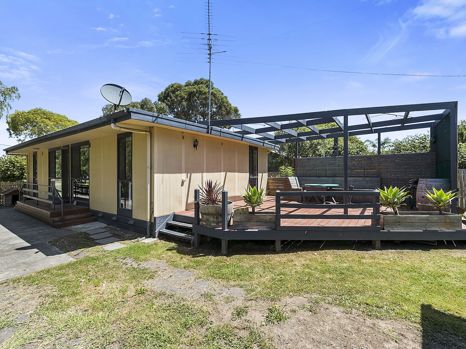 1/42 Montrose Avenue, Apollo Bay - Thumbnail 2