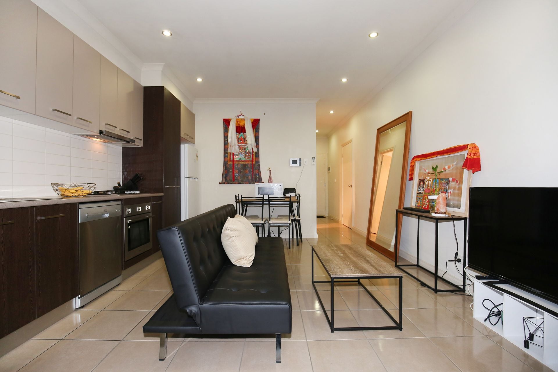 AFFORDABLE MODERN UNIT IN PRIME LOCATION