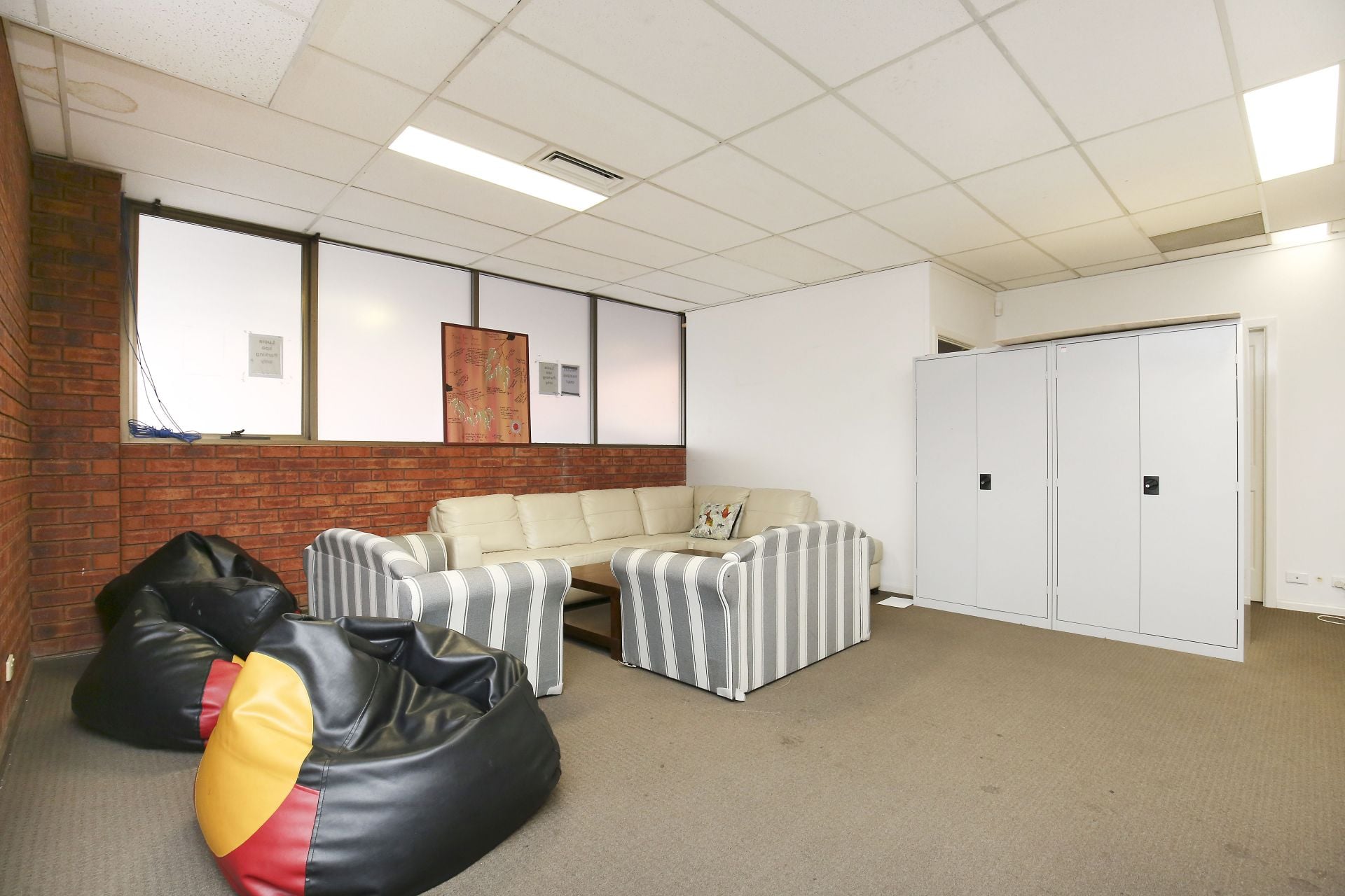 GROUND FLOOR OFFICE IN PRIME LOCATION