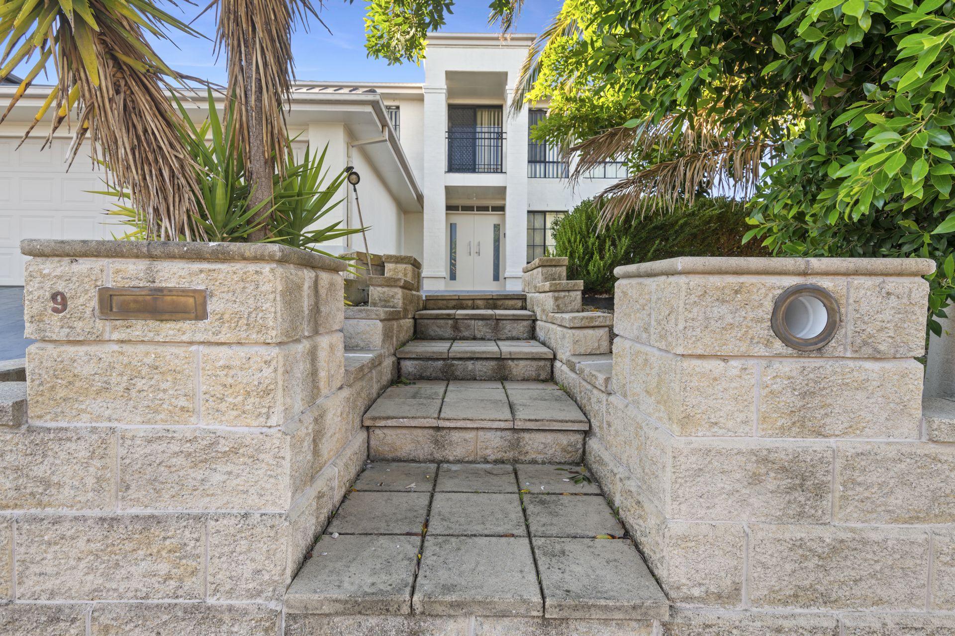 GREAT LOCATION - GREAT FAMILY HOME