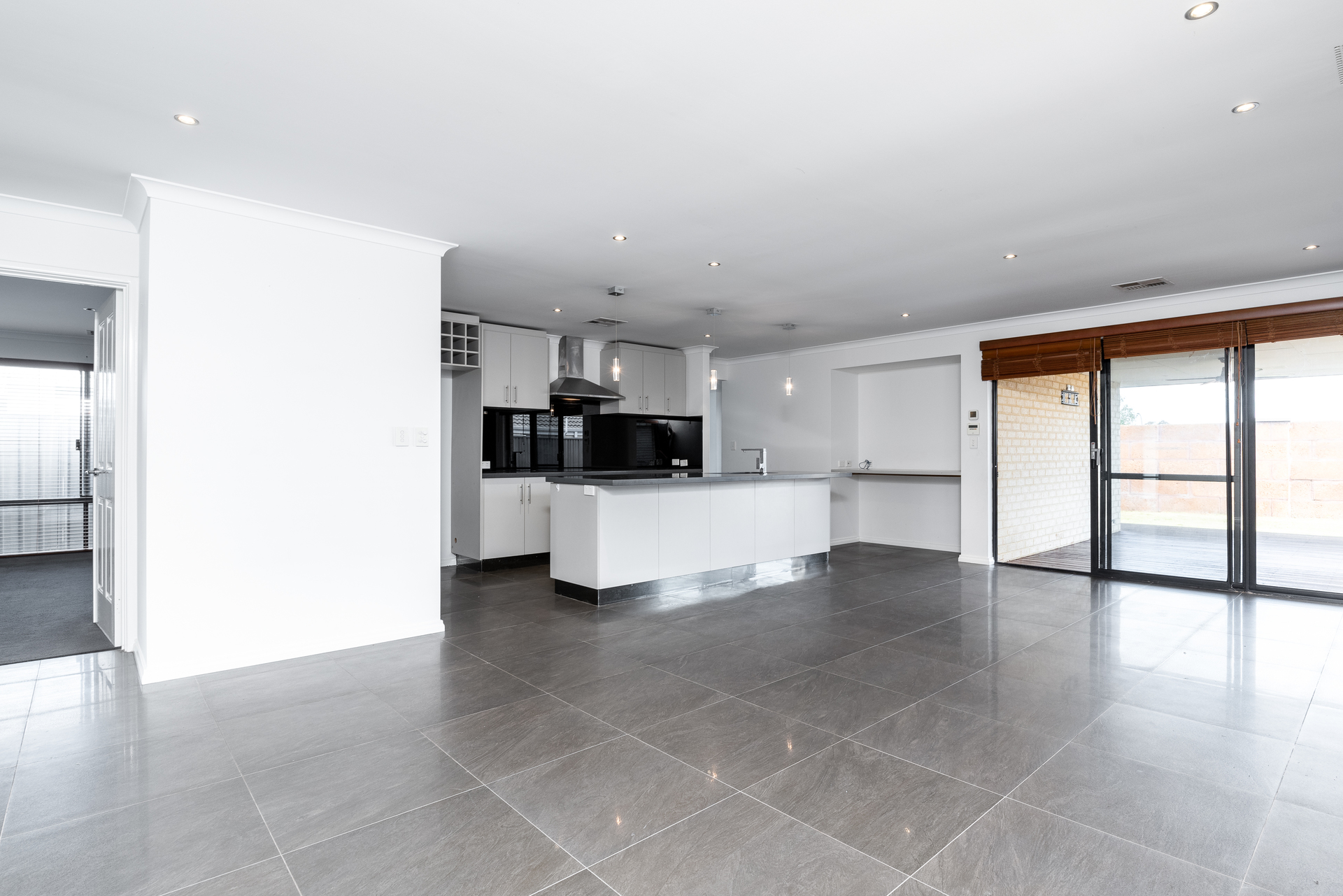 16 Birdsnest crescent  BANKSIA GROVE WA, Banksia Grove - Thumbnail 6