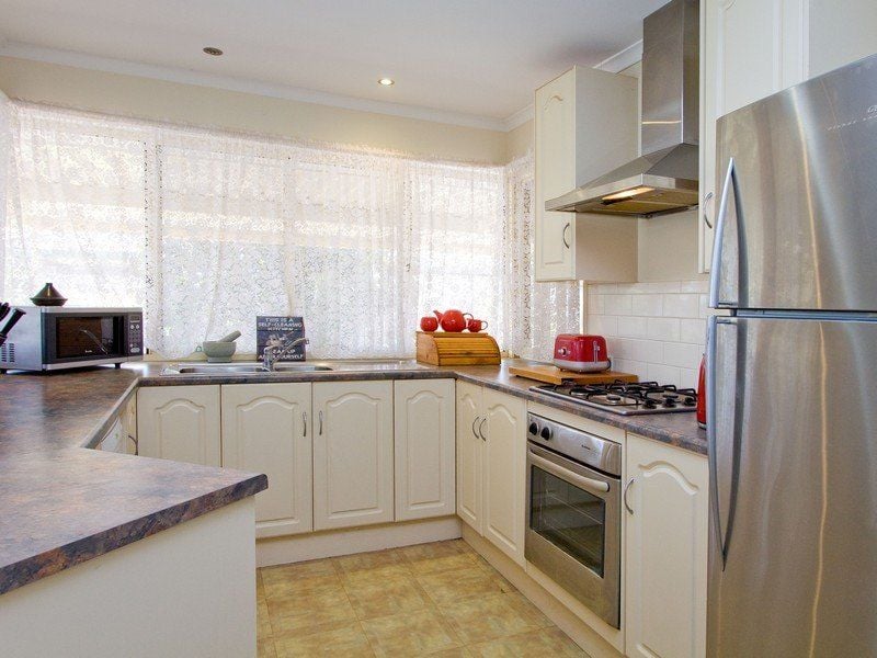 27 Adams Road Craigmore 5114