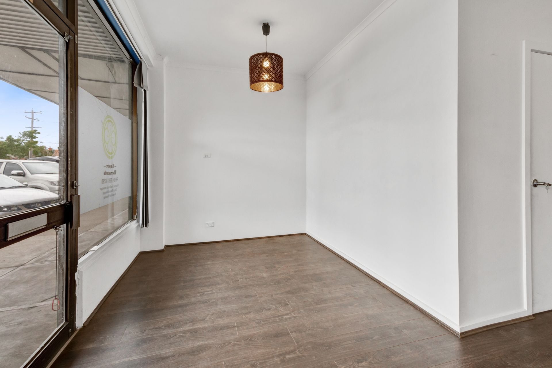 RETAIL SHOP FRONT / OFFICE AREA