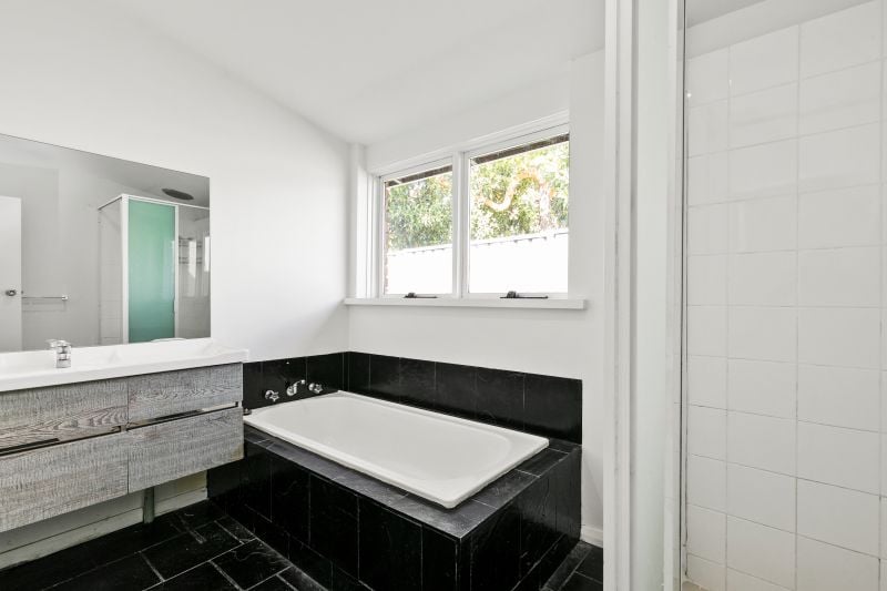 30 Asquith Street, Reservoir