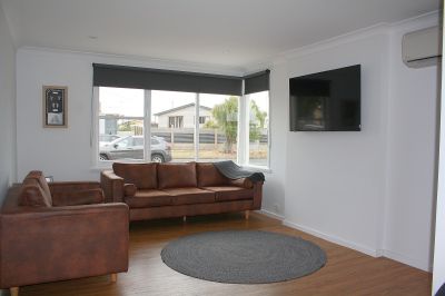 3
 
 
 
  
 
 
 1
 
 
 
  
 
 
 2
 
 
 
 
 
 
 
 11 Maxfield Court, Devonport TAS 7310, Devonport - Thumbnail 6