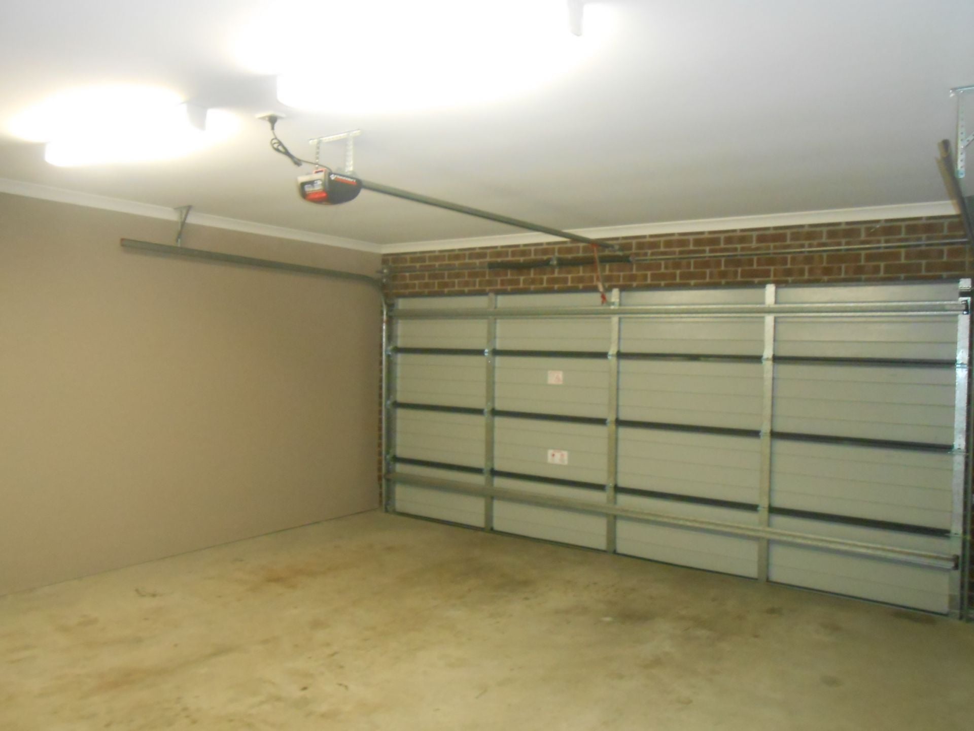 ***APPROVED APPLICATION PENDING*** INVITING & MODERN 4 BEDROOM FAMILY HOME