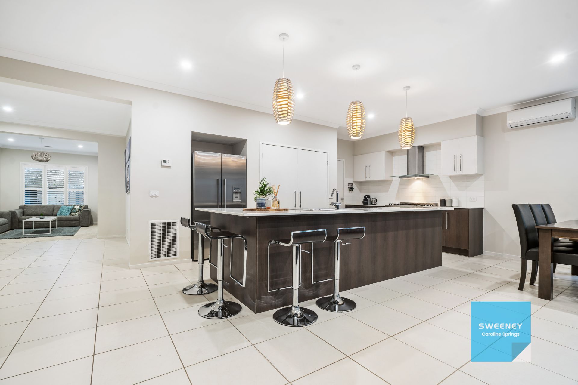 6 Scotsburn Place, CAROLINE SPRINGS Sweeney Estate Agents