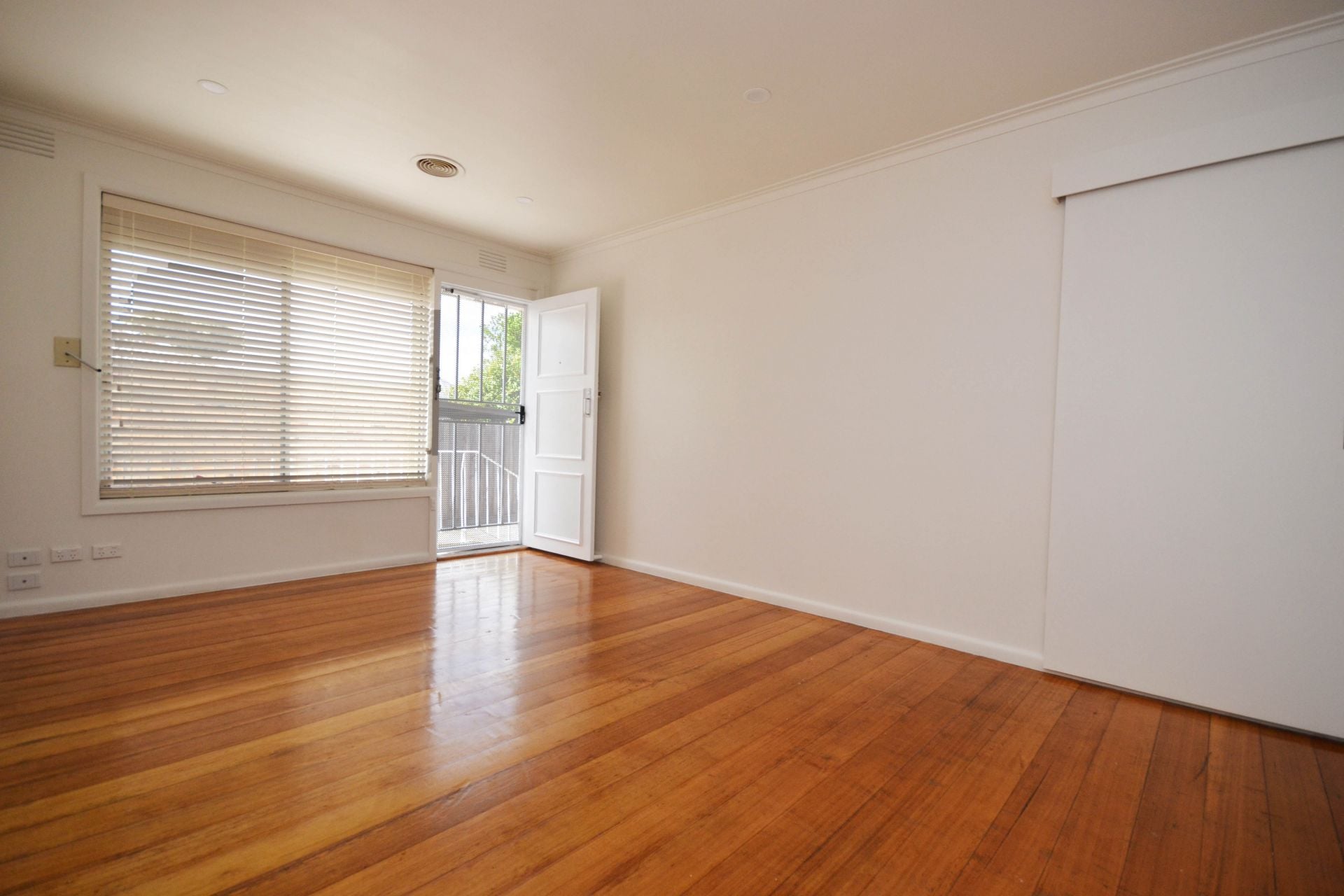 Spacious Reservoir Living