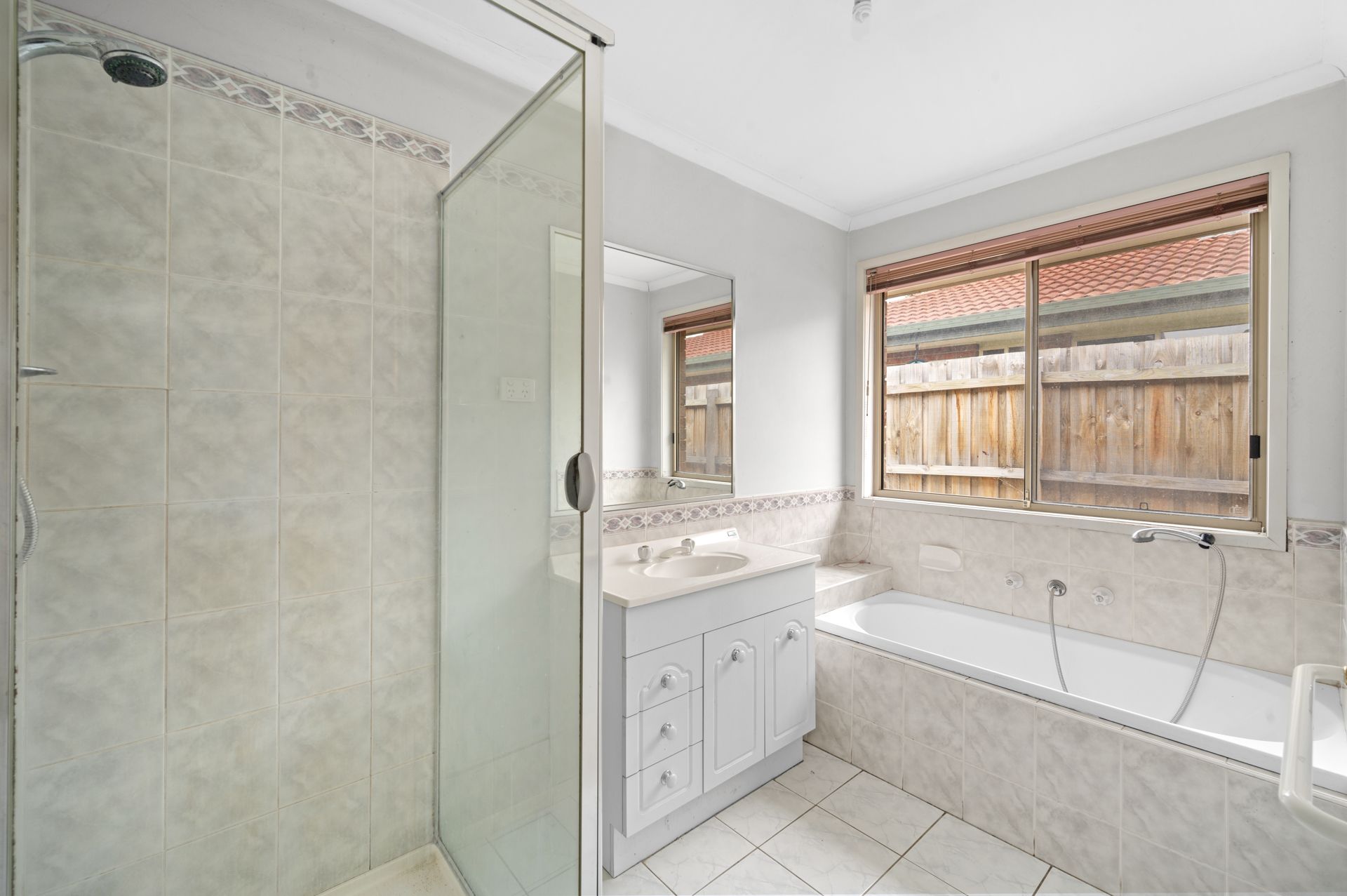 RENOVATE OR RE DEVELOP IN THE THE PARKLANDS ESTATE