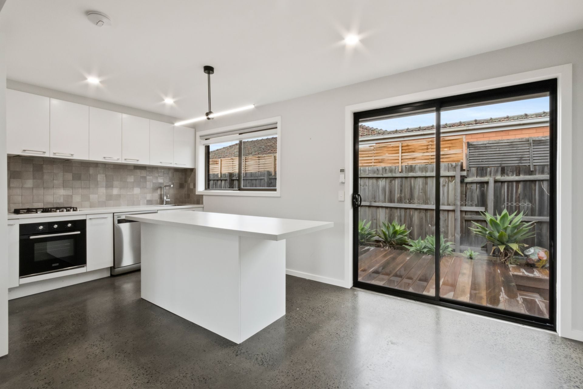 Stunning Unit in Prime Location