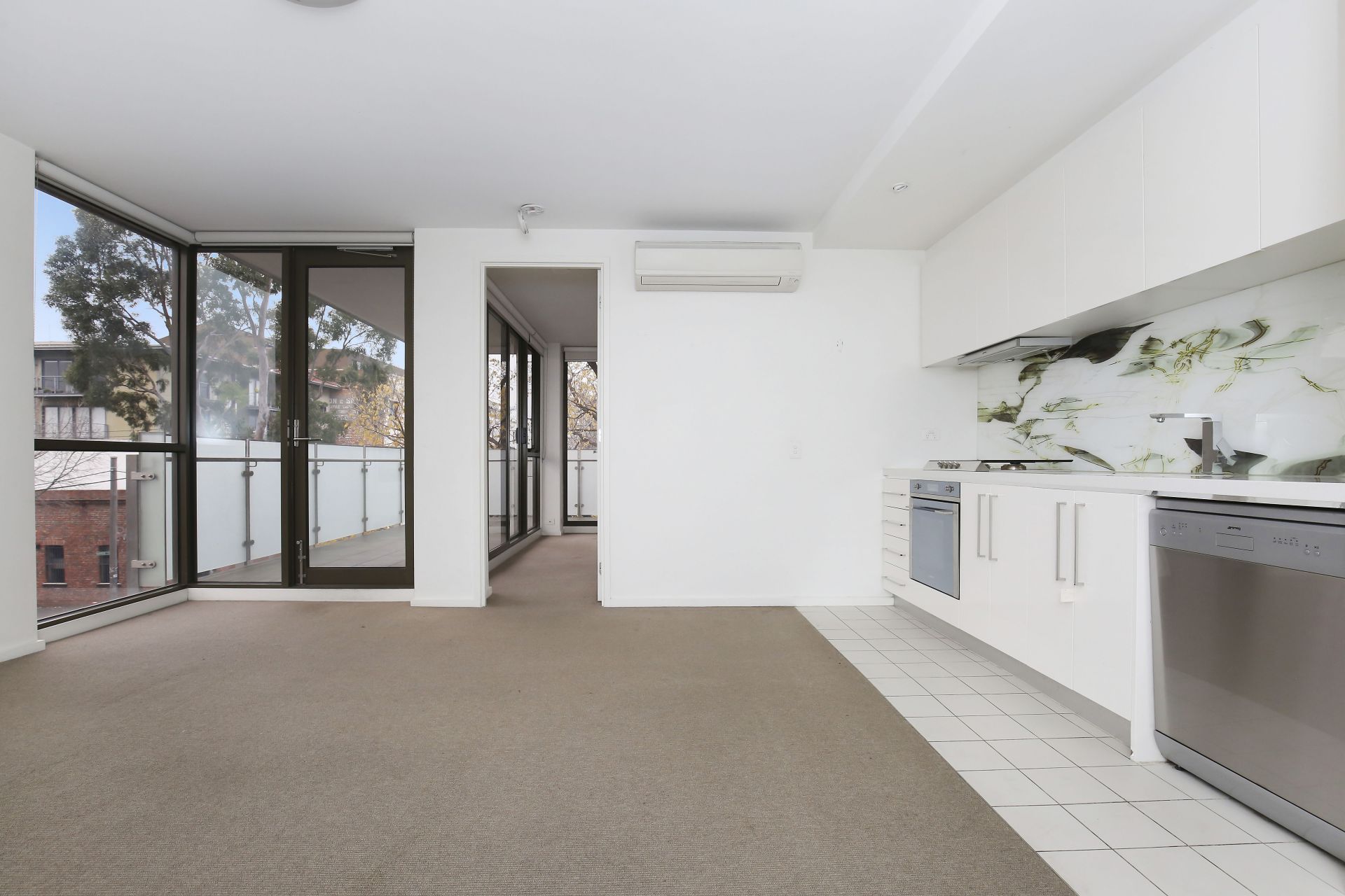 SUBURB LOCATION WITH STYLE!