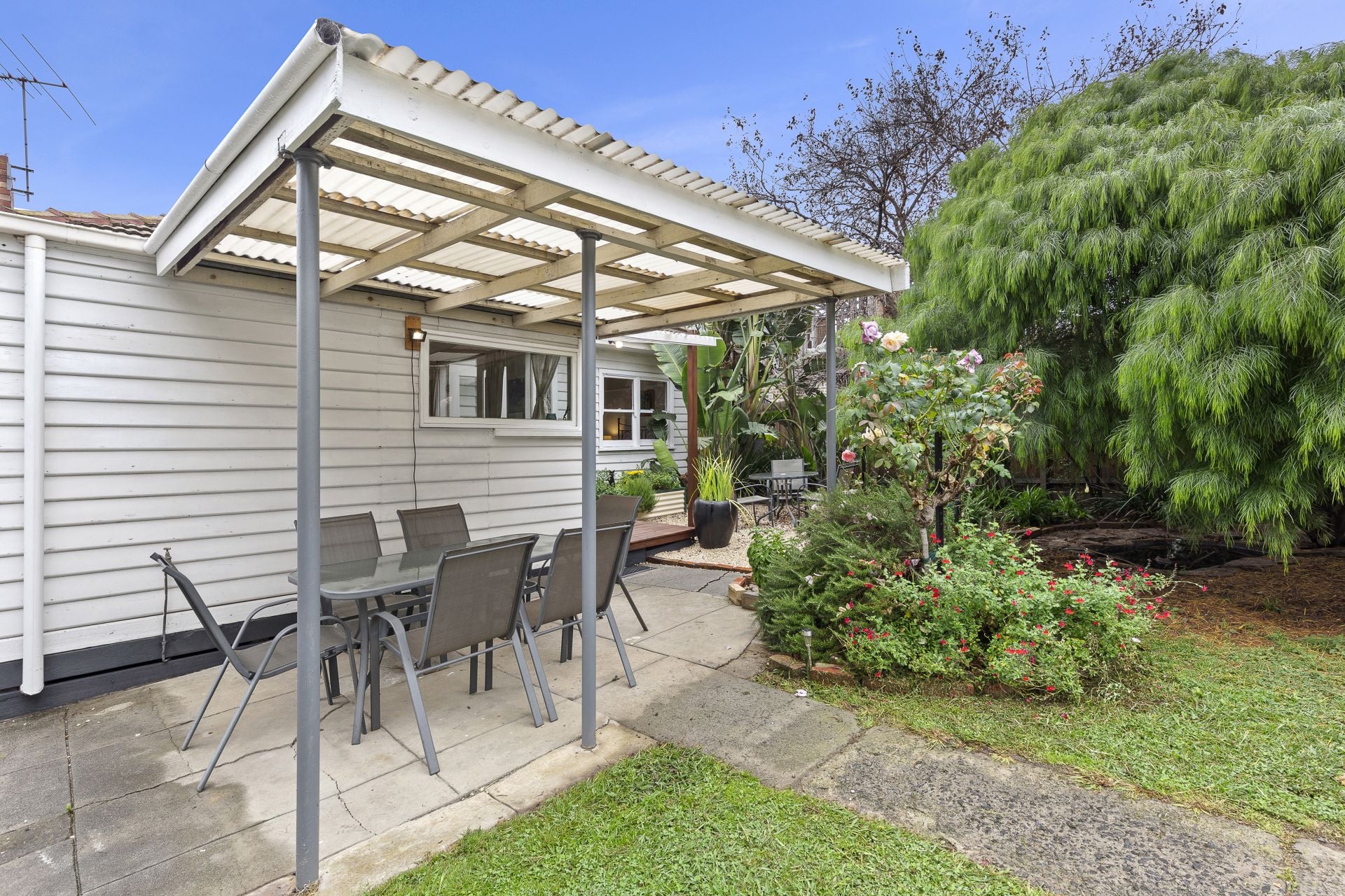 Generous property in a prime pocket