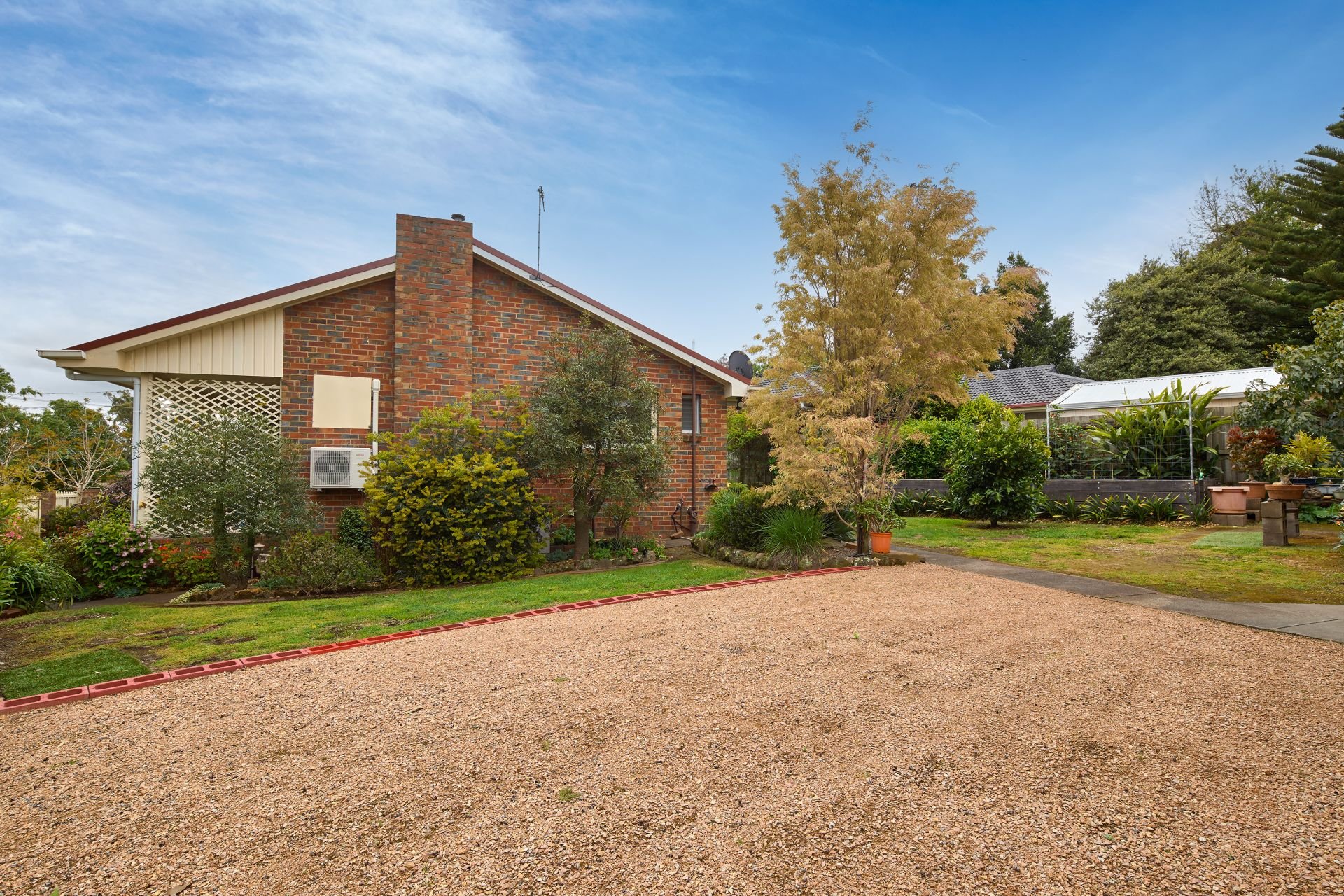 14 Main Neerim Road, Drouin OBrien Real Estate