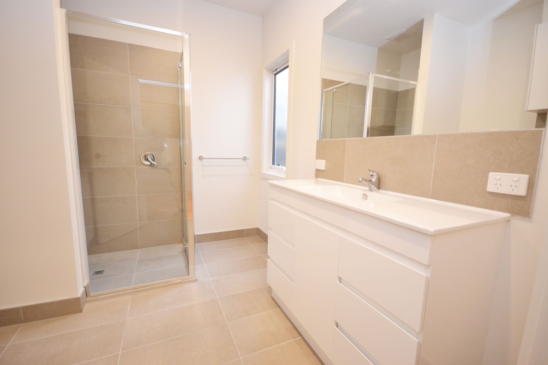 FULLY RENOVATED TERRACE IN THE HEART OF NORTHCOTE!