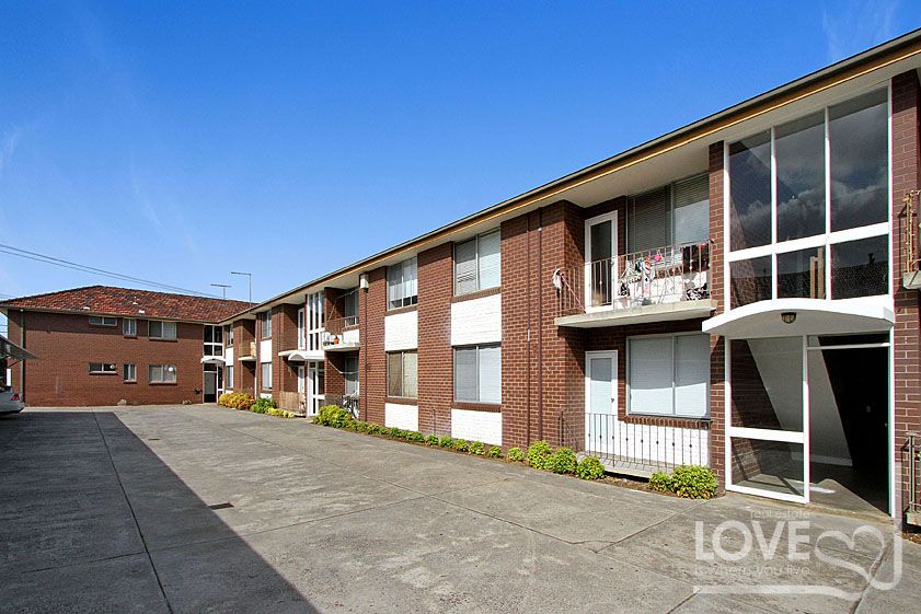 Renovated Two Bedroom Unit in Great Location