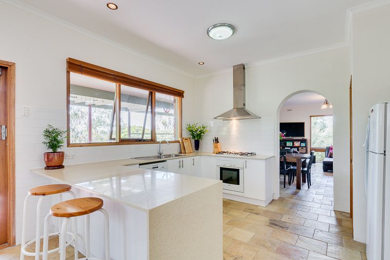 19 Robertsons Road, Bacchus Marsh - Thumbnail 5