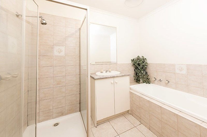 CHARMING 3 BEDROOM HOUSE IN PERFECT LOCATION