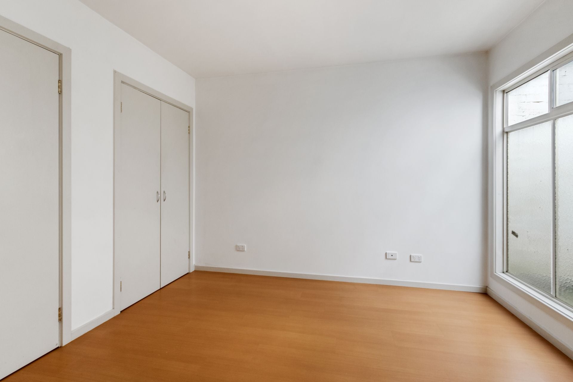 MODERN APARTMENT IN IDEAL LOCATION!