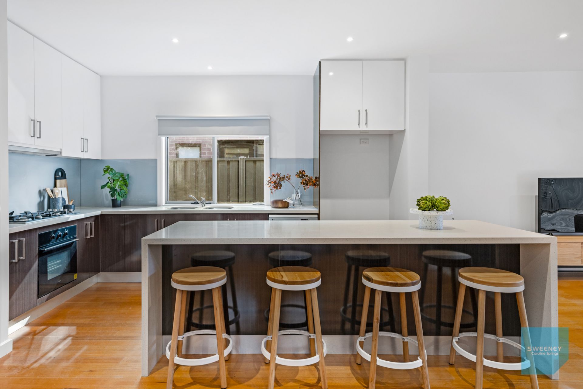 30 Brunton Avenue, Caroline Springs - Thumbnail 5