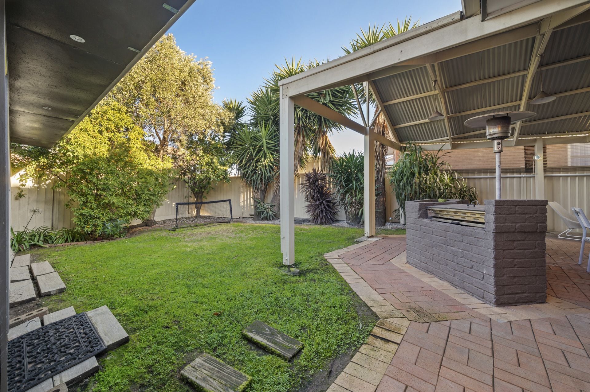 LALOR'S FINEST - 5 BEDROOMS