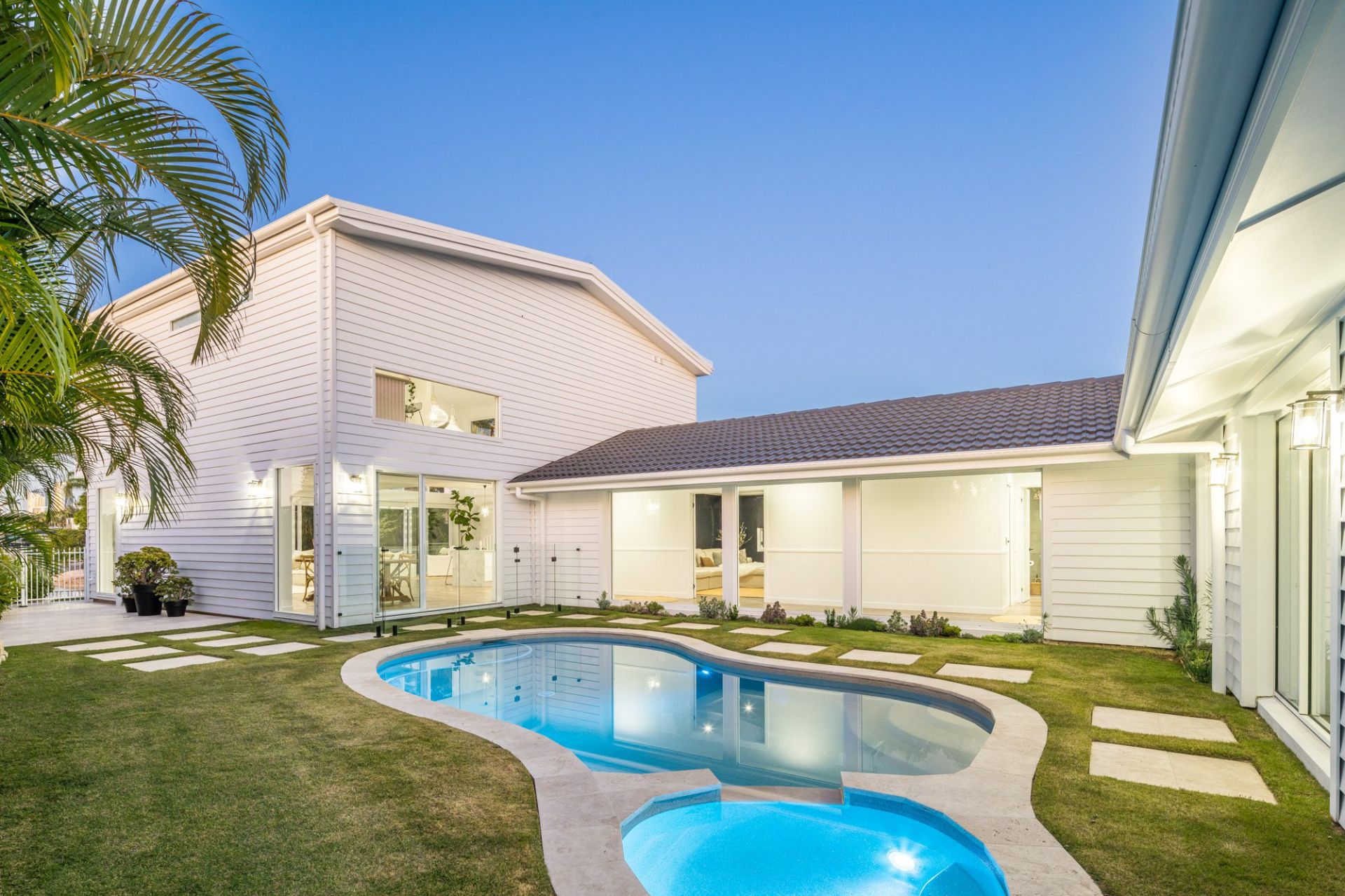 $ 3,175,000, Broadbeach Waters - Thumbnail 4