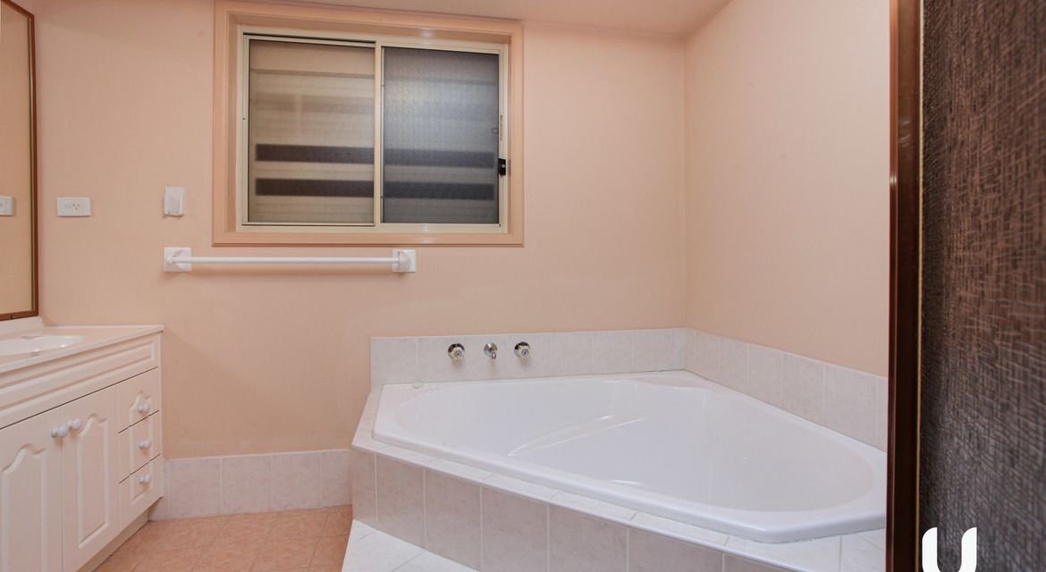 Glenmore Park 3 Warin Place