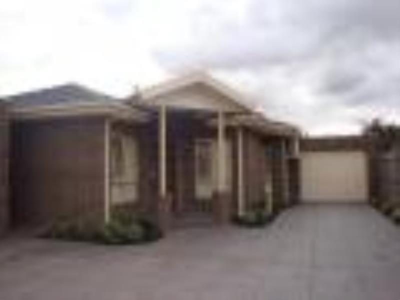 2/96 McMahon Road, Reservoir