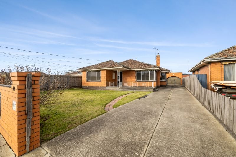 18 Kalara Close, Lalor