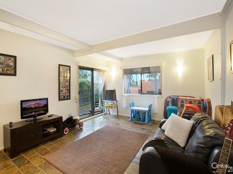 6 Crest Place, ENGADINE, Engadine - Thumbnail 7