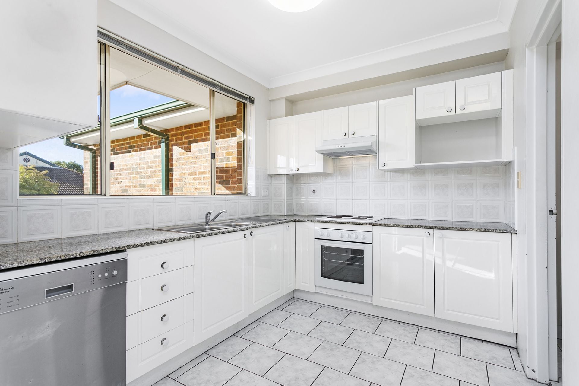 9/9-15 Mansfield Avenue Caringbah NSW, Caringbah - Thumbnail 3
