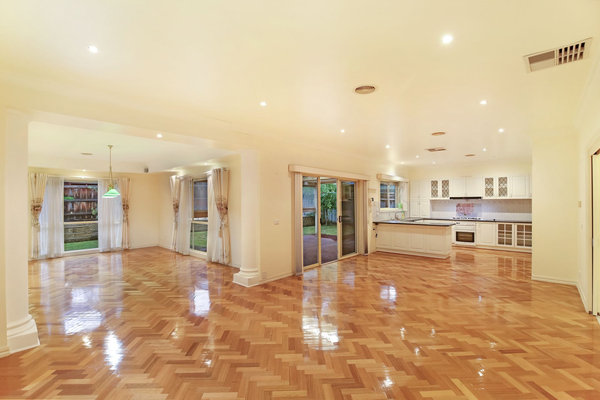 Large and Luxurious Family Living