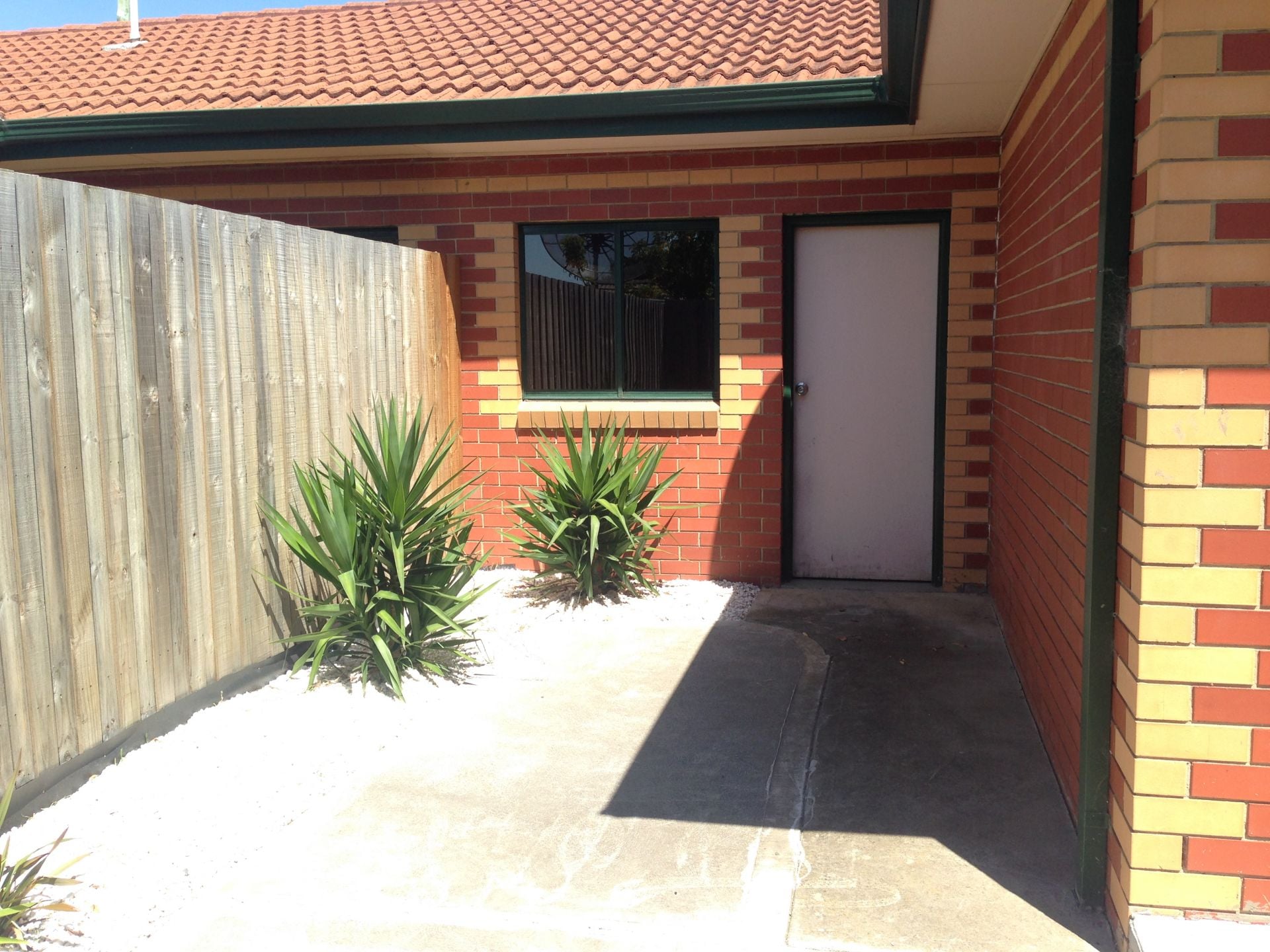 GREAT HOME UNIT & LUXURY LOCATION