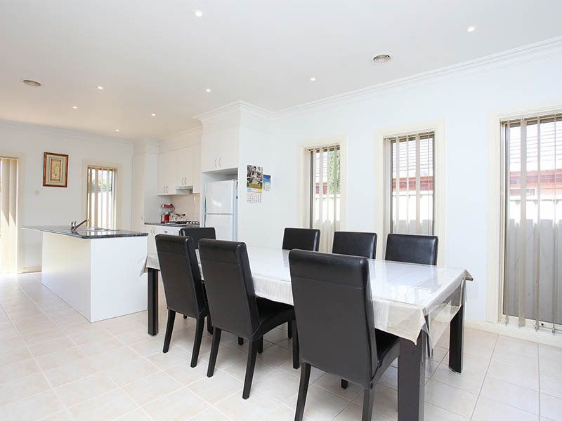 80 Springlake Avenue, Caroline Springs - Thumbnail 4