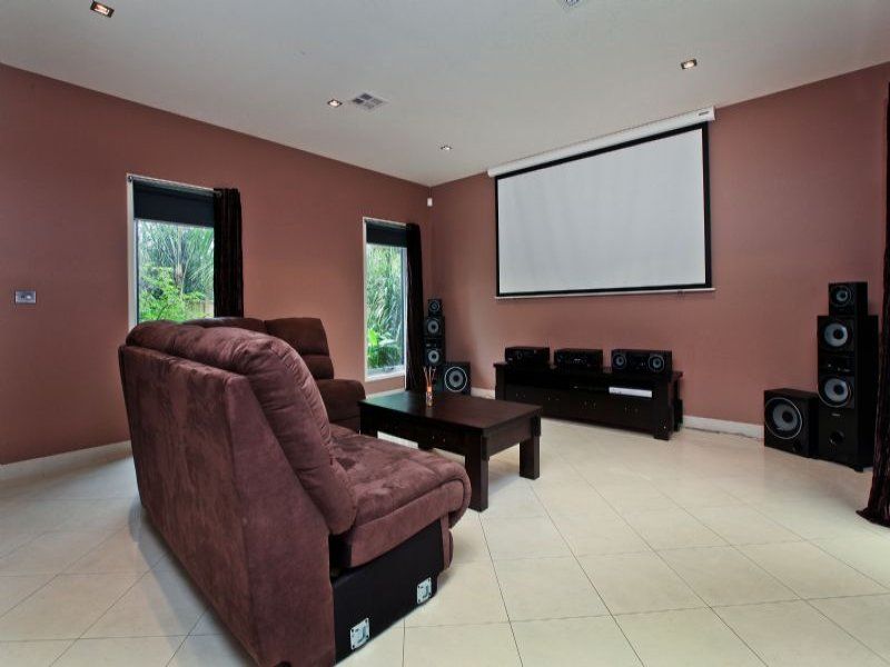 4 Fairbairn Way, Caroline Springs - Thumbnail 7