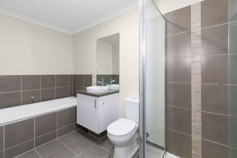 38 Little Windrock Lane, Craigieburn