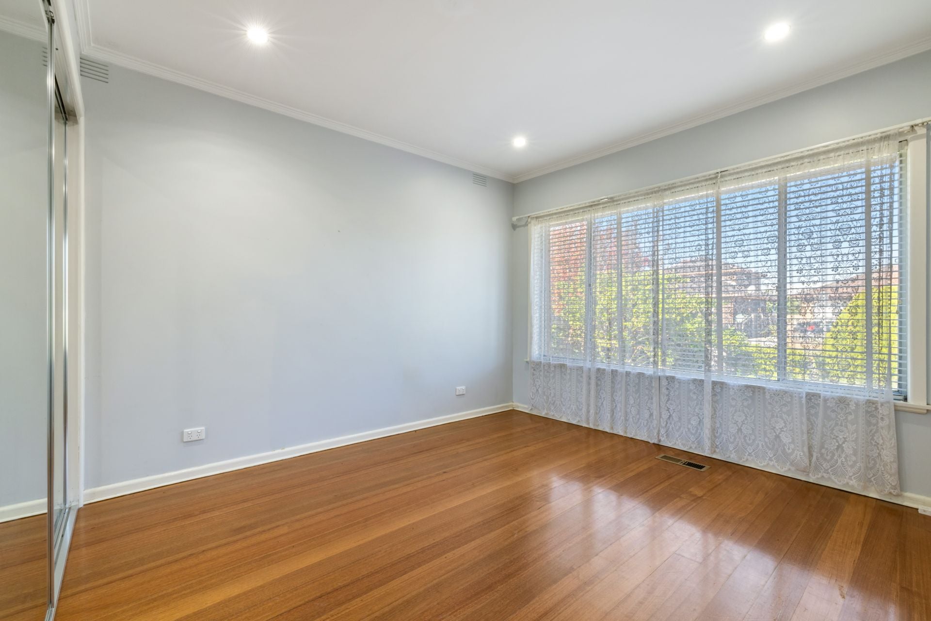 Fabulous Family Classic With Potential Plus