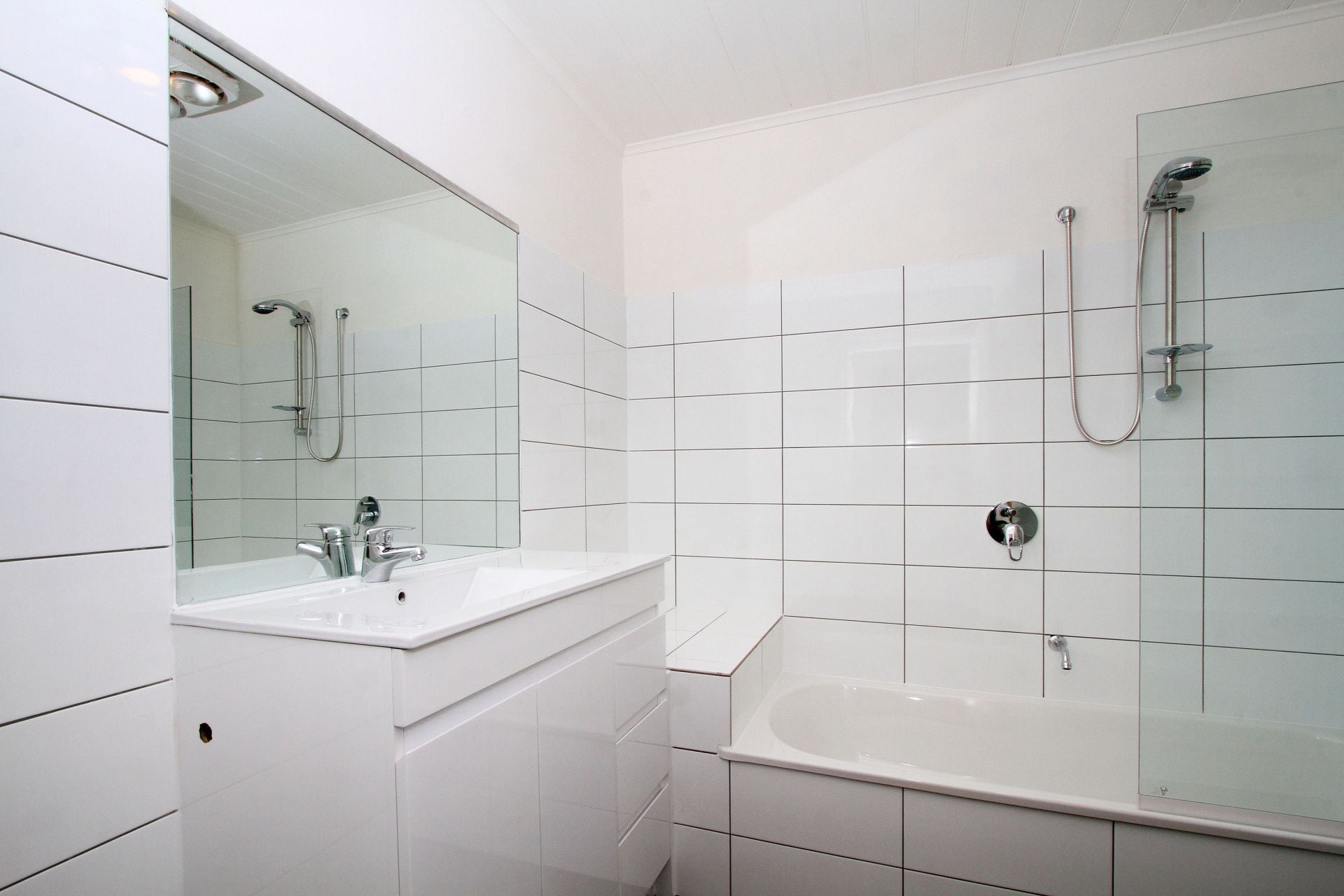 FULLY RENOVATED WITH TRAMS AT YOUR DOOR