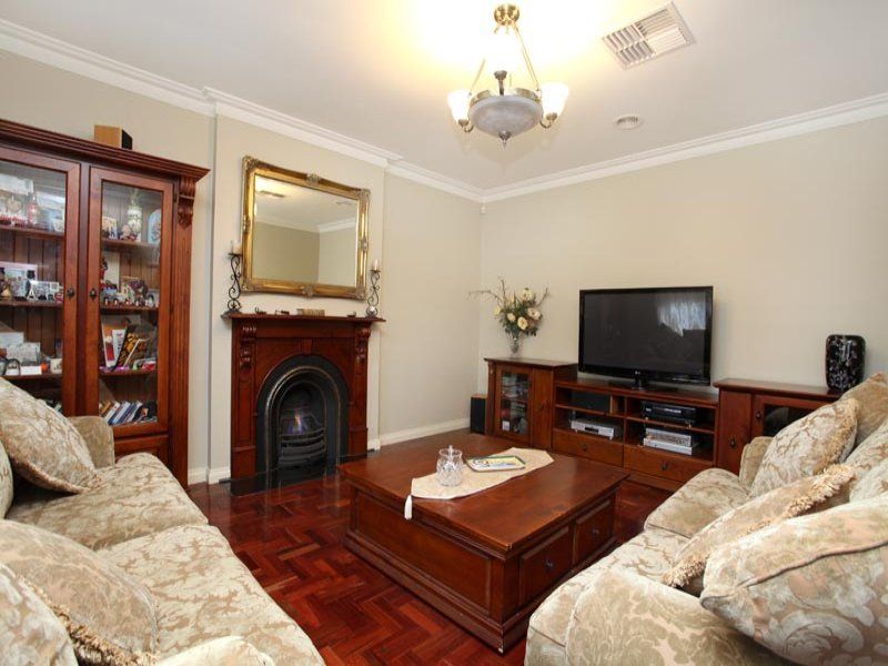 38 Edgbaston Parade, Caroline Springs - Thumbnail 7