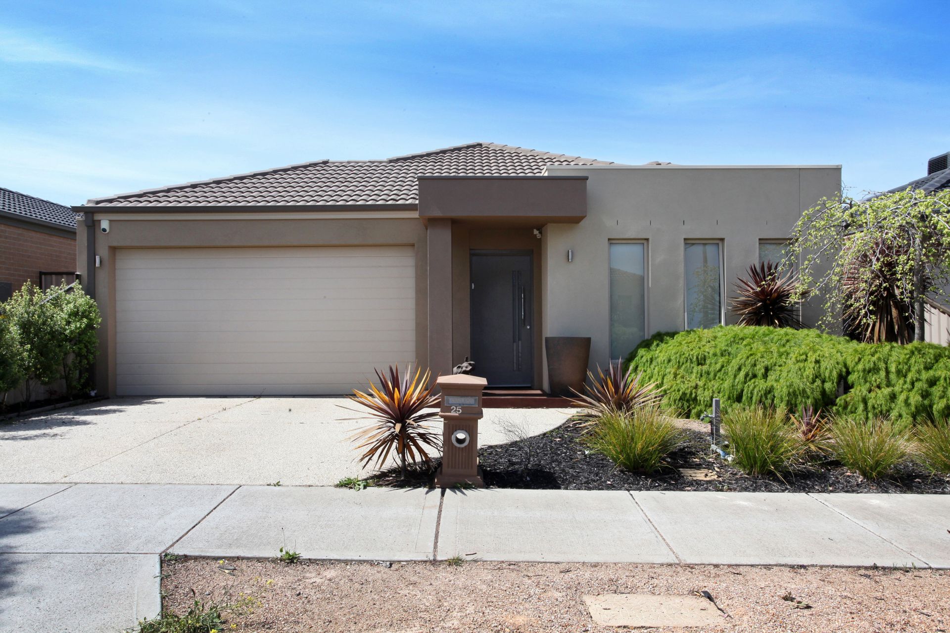25 Redbox Crescent, Burnside Heights - Thumbnail 2