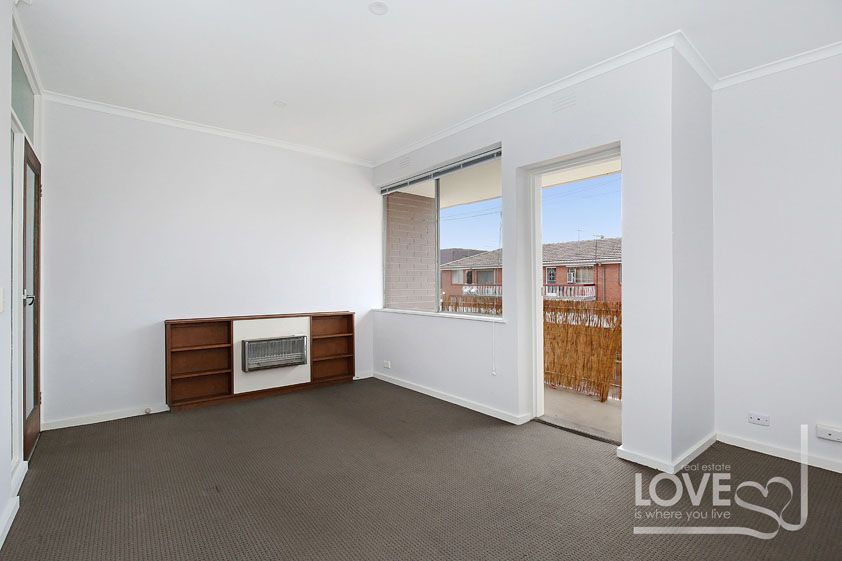 Refurbished, Great Location!