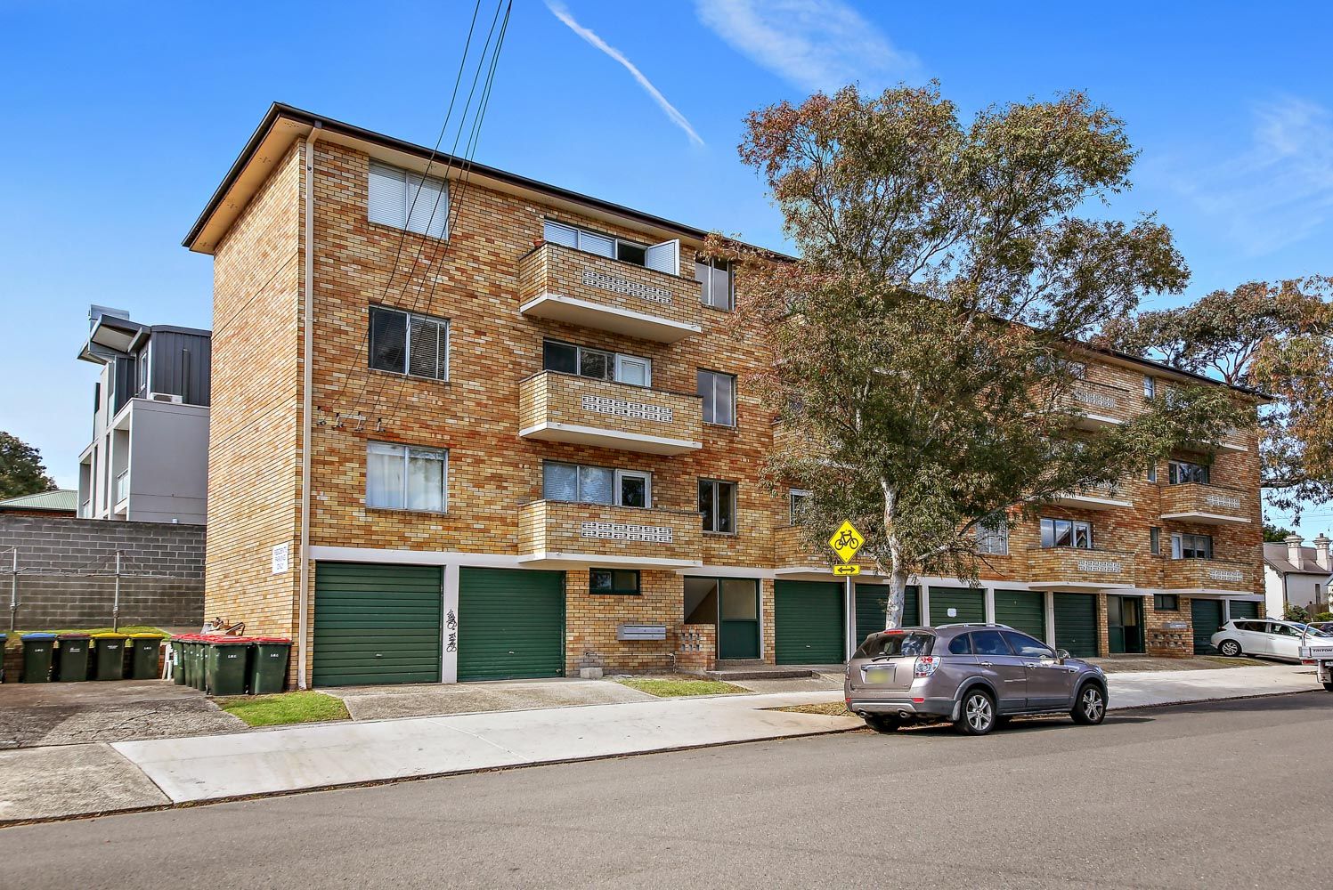 Freshly Renovated 1 Bedroom Unit