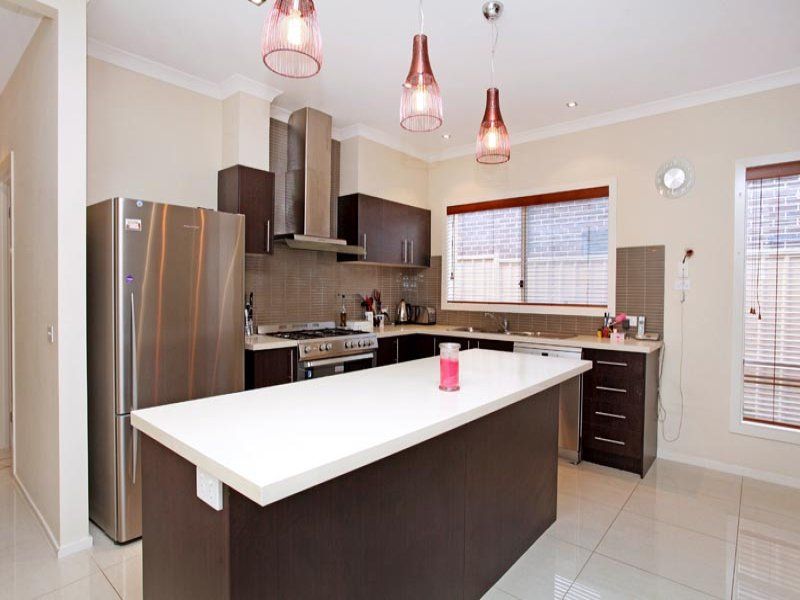 12 Warner Way, Caroline Springs - Thumbnail 3