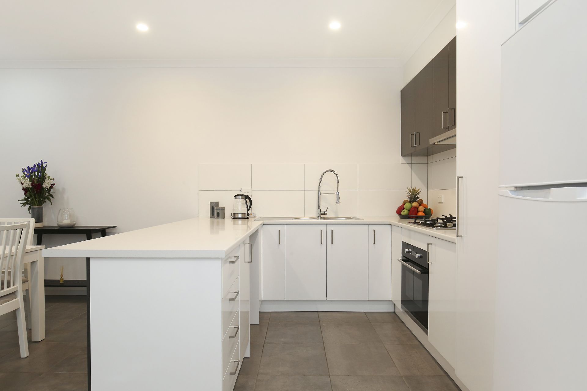 EASING LIVING, ENTICING LOCATION