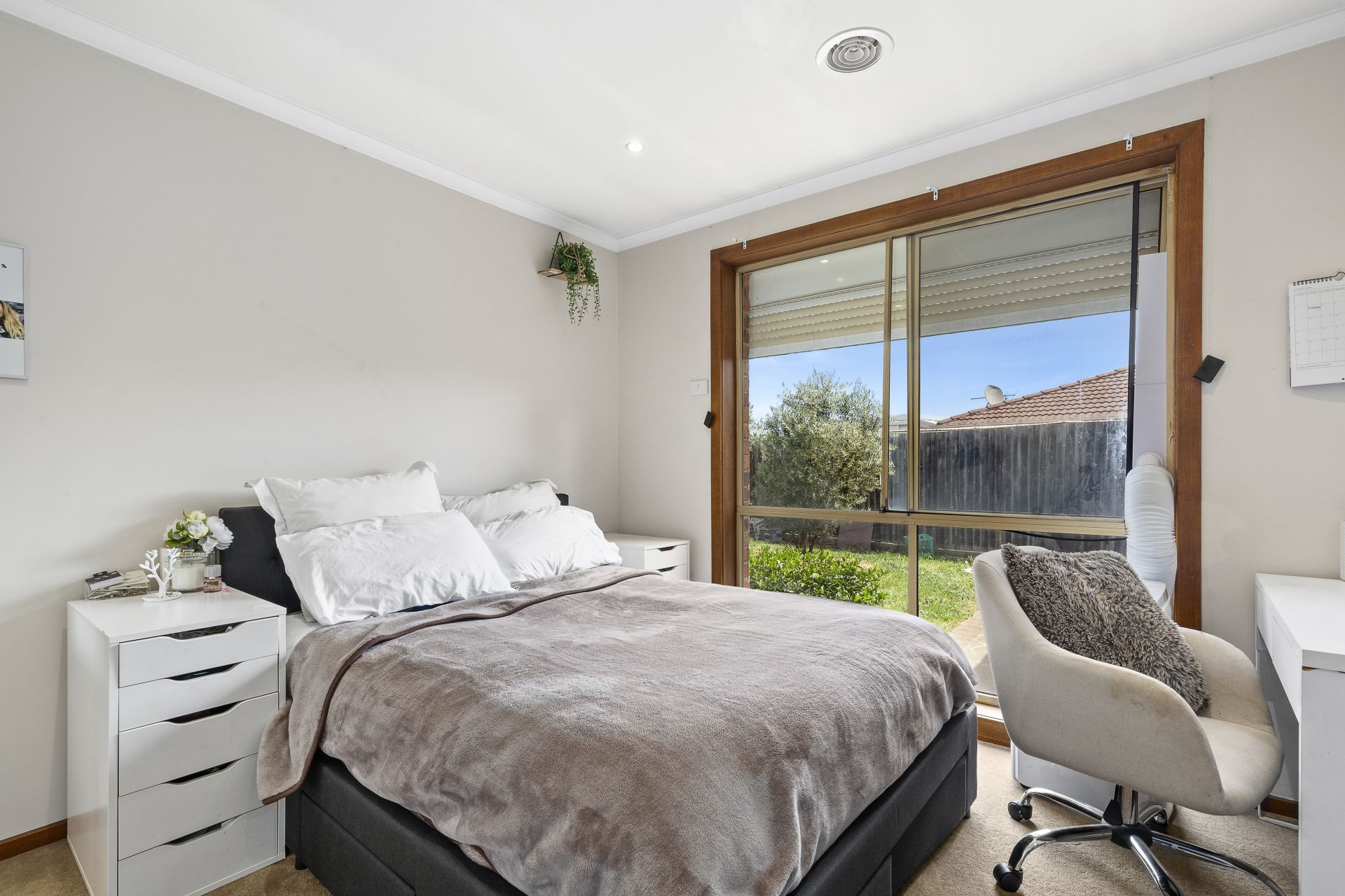 Real Estate For Sale 208 Roycroft Avenue Mill Park , VIC