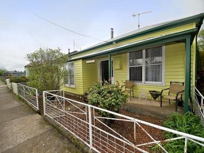 4
 
 
 
  
 
 
 1
 
 
 
  
 
 
 2
 
 
 
 
 
 
 
 139 Main Street, SHEFFIELD TAS 7306, Sheffield - Thumbnail 2